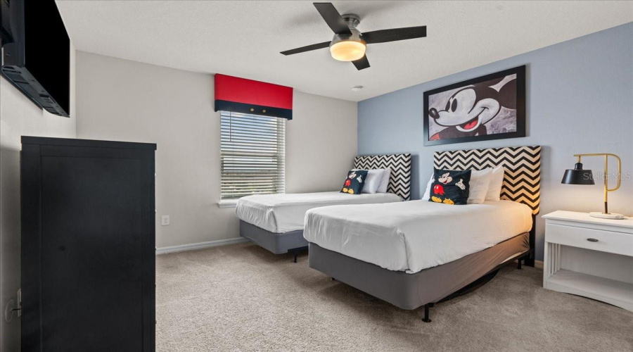 DAVENPORT, Florida 33897, 7 Bedrooms Bedrooms, ,5 BathroomsBathrooms,Residential,For Sale,KONA,0,MFRO6238346