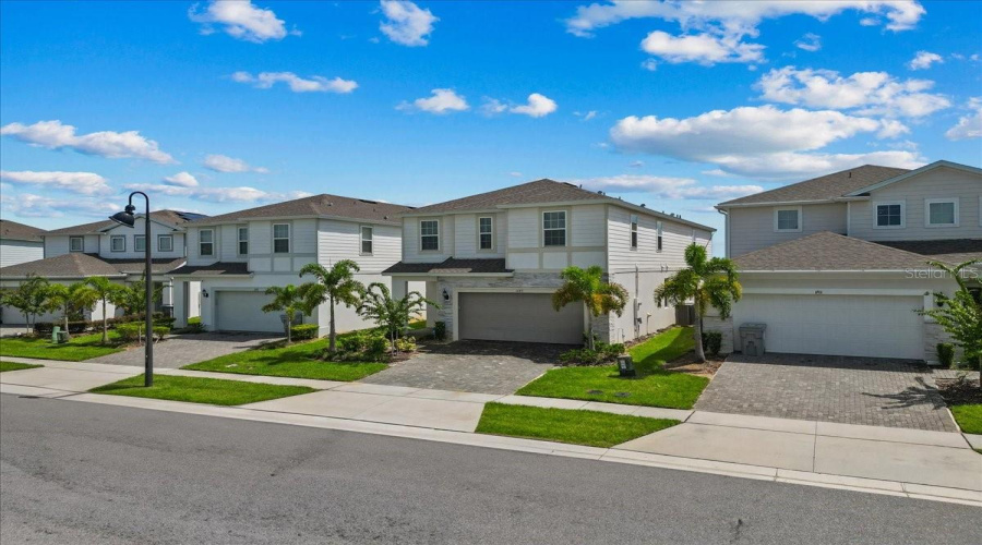 DAVENPORT, Florida 33897, 7 Bedrooms Bedrooms, ,5 BathroomsBathrooms,Residential,For Sale,KONA,0,MFRO6238346