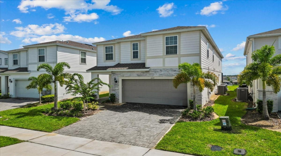 DAVENPORT, Florida 33897, 7 Bedrooms Bedrooms, ,5 BathroomsBathrooms,Residential,For Sale,KONA,0,MFRO6238346