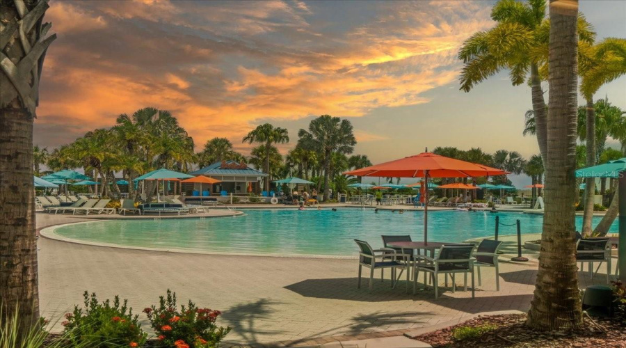 DAVENPORT, Florida 33897, 7 Bedrooms Bedrooms, ,5 BathroomsBathrooms,Residential,For Sale,KONA,0,MFRO6238346