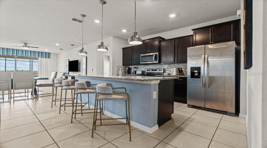 DAVENPORT, Florida 33897, 7 Bedrooms Bedrooms, ,5 BathroomsBathrooms,Residential,For Sale,KONA,0,MFRO6238346