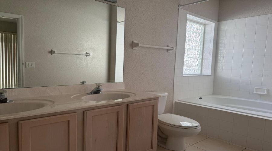 DAVENPORT, Florida 33897, 4 Bedrooms Bedrooms, ,2 BathroomsBathrooms,Residential,For Sale,CORVINA,0,MFRO6333131