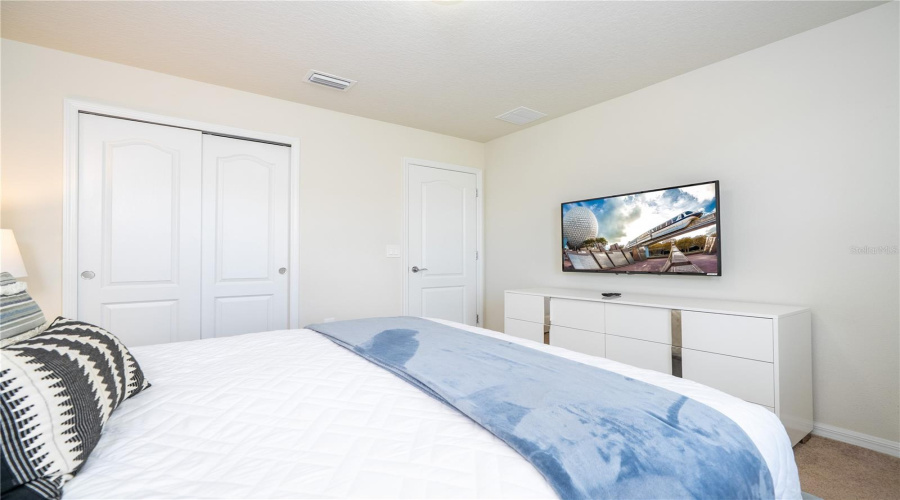 KISSIMMEE, Florida 34747, 6 Bedrooms Bedrooms, ,4 BathroomsBathrooms,Residential,For Sale,RHODES,0,MFRO6329881