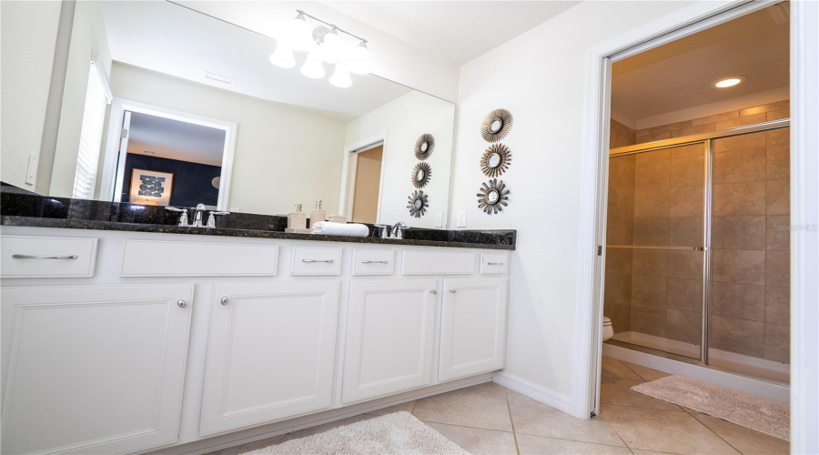 KISSIMMEE, Florida 34747, 6 Bedrooms Bedrooms, ,4 BathroomsBathrooms,Residential,For Sale,RHODES,0,MFRO6329881