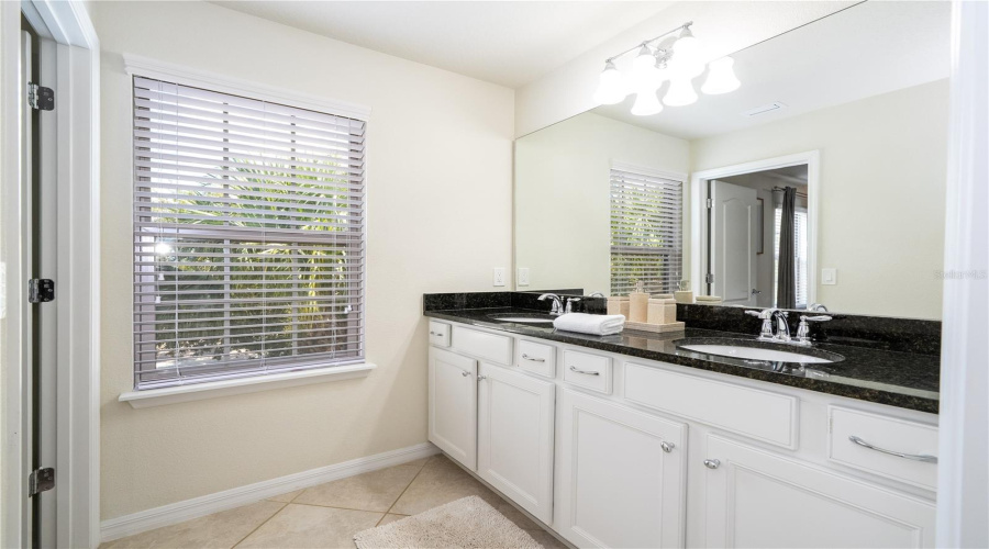 KISSIMMEE, Florida 34747, 6 Bedrooms Bedrooms, ,4 BathroomsBathrooms,Residential,For Sale,RHODES,0,MFRO6329881