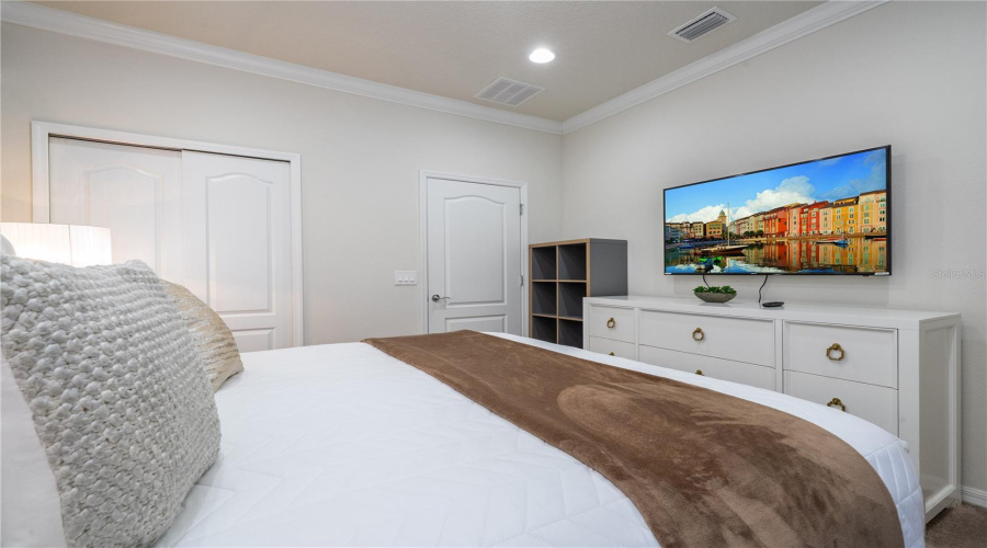 KISSIMMEE, Florida 34747, 6 Bedrooms Bedrooms, ,4 BathroomsBathrooms,Residential,For Sale,RHODES,0,MFRO6329881