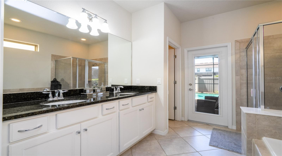 KISSIMMEE, Florida 34747, 6 Bedrooms Bedrooms, ,4 BathroomsBathrooms,Residential,For Sale,RHODES,0,MFRO6329881