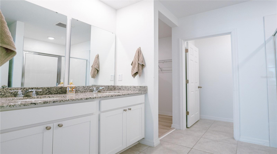 DAVENPORT, Florida 33896, 4 Bedrooms Bedrooms, ,3 BathroomsBathrooms,Residential,For Sale,VISTA VILLAGES,0,MFRTB8418338