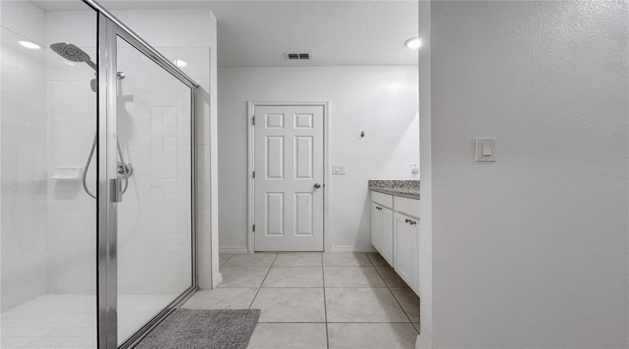 DAVENPORT, Florida 33896, 4 Bedrooms Bedrooms, ,3 BathroomsBathrooms,Residential,For Sale,VISTA VILLAGES,0,MFRTB8418338