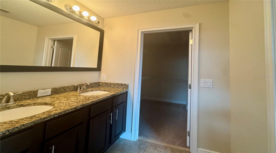 DAVENPORT, Florida 33896, 4 Bedrooms Bedrooms, ,3 BathroomsBathrooms,Residential,For Sale,ROSEVILLE,0,MFRO6335785
