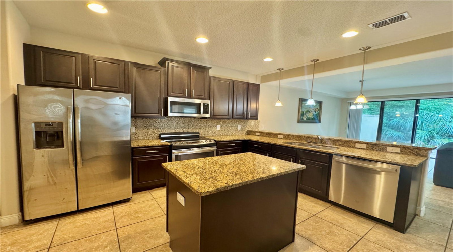 DAVENPORT, Florida 33896, 4 Bedrooms Bedrooms, ,3 BathroomsBathrooms,Residential,For Sale,ROSEVILLE,0,MFRO6335785