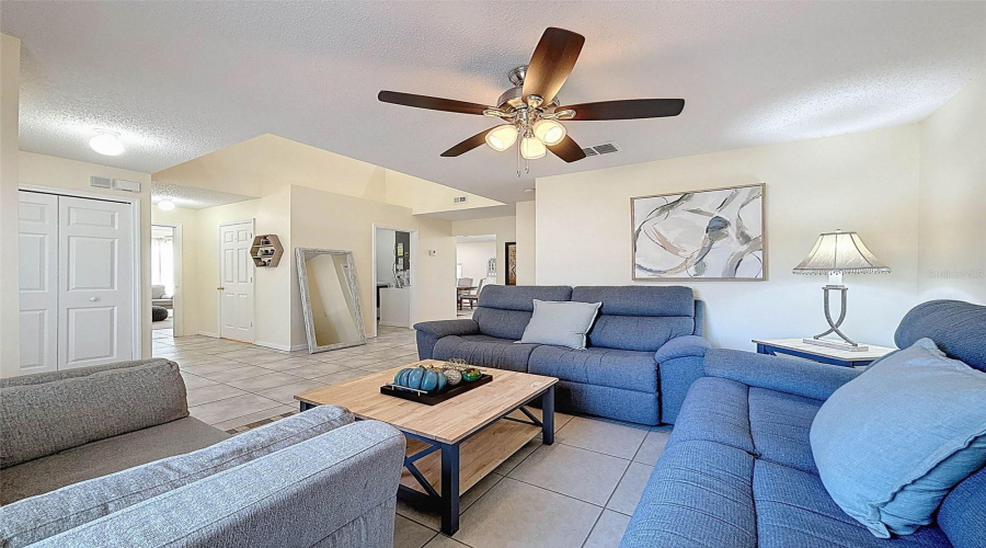 DAVENPORT, Florida 33837, 4 Bedrooms Bedrooms, ,2 BathroomsBathrooms,Residential,For Sale,LOBELIA,0,MFRO6336535