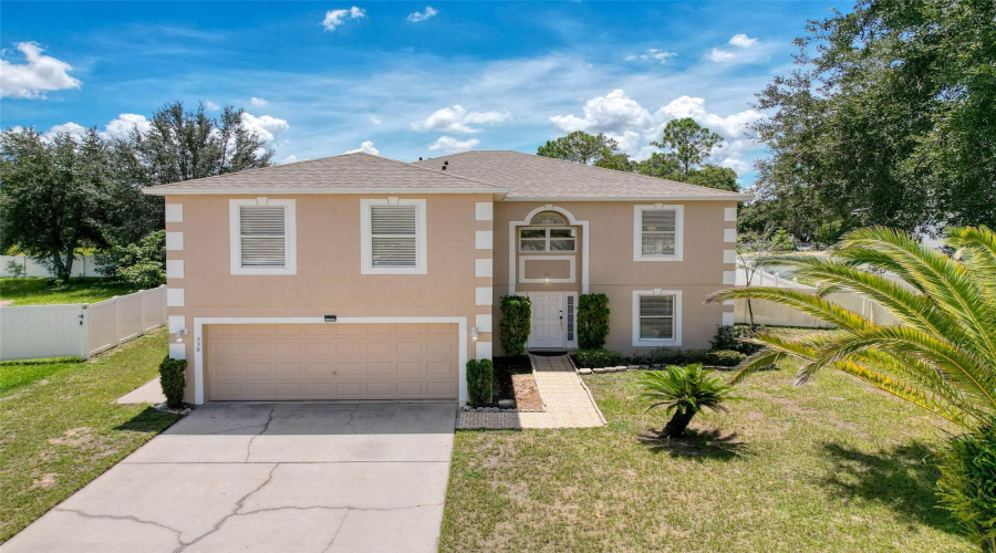 DAVENPORT, Florida 33837, 4 Bedrooms Bedrooms, ,2 BathroomsBathrooms,Residential,For Sale,LOBELIA,0,MFRO6336535
