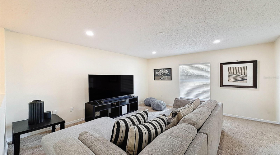 DAVENPORT, Florida 33837, 4 Bedrooms Bedrooms, ,2 BathroomsBathrooms,Residential,For Sale,LOBELIA,0,MFRO6336535