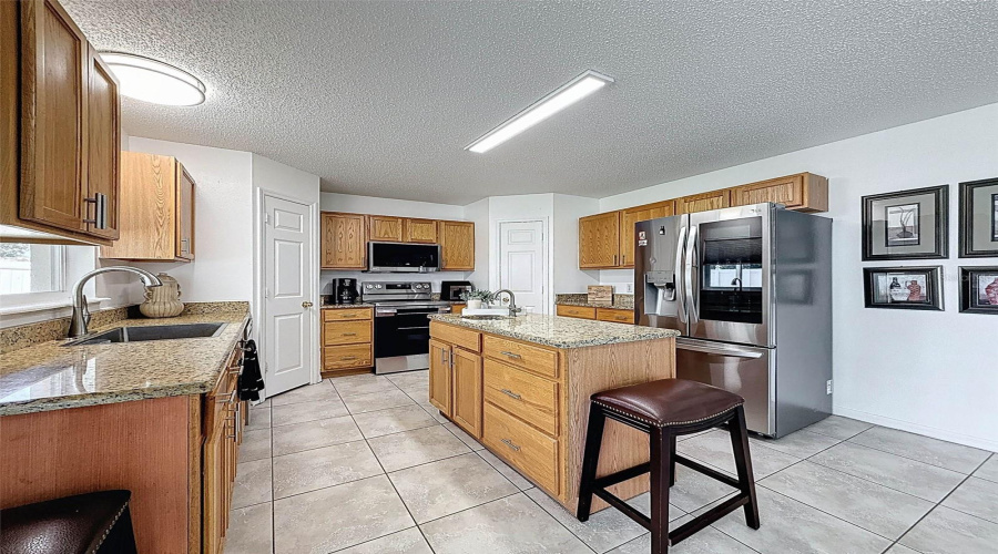 DAVENPORT, Florida 33837, 4 Bedrooms Bedrooms, ,2 BathroomsBathrooms,Residential,For Sale,LOBELIA,0,MFRO6336535