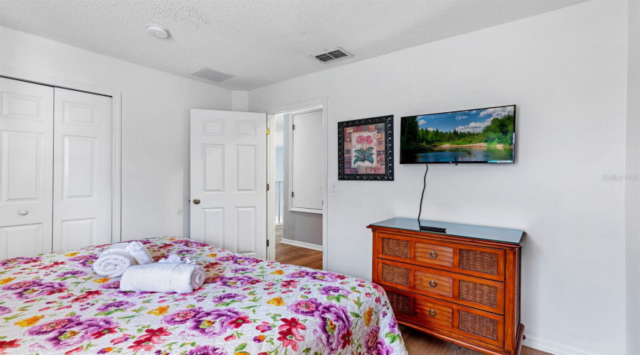 KISSIMMEE, Florida 34747, 7 Bedrooms Bedrooms, ,4 BathroomsBathrooms,Residential,For Sale,SUNRISE KEY,0,MFRS5132866