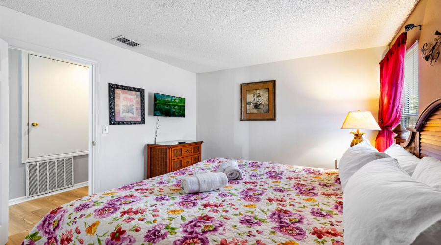 KISSIMMEE, Florida 34747, 7 Bedrooms Bedrooms, ,4 BathroomsBathrooms,Residential,For Sale,SUNRISE KEY,0,MFRS5132866