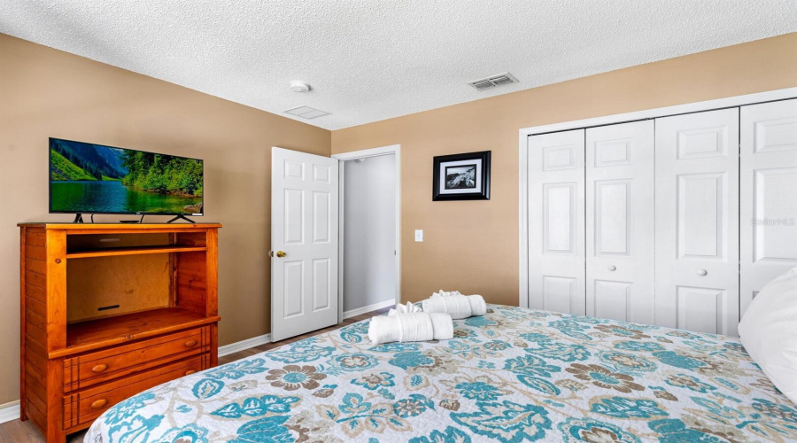 KISSIMMEE, Florida 34747, 7 Bedrooms Bedrooms, ,4 BathroomsBathrooms,Residential,For Sale,SUNRISE KEY,0,MFRS5132866