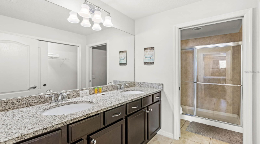 KISSIMMEE, Florida 34747, 5 Bedrooms Bedrooms, ,4 BathroomsBathrooms,Residential,For Sale,MAJORCA DRIVE,0,MFRS5132275