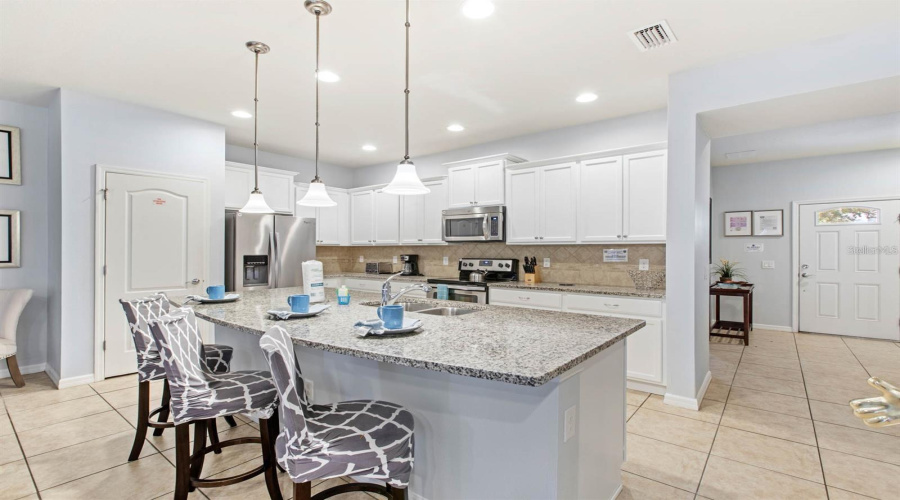 KISSIMMEE, Florida 34747, 5 Bedrooms Bedrooms, ,4 BathroomsBathrooms,Residential,For Sale,MAJORCA DRIVE,0,MFRS5132275
