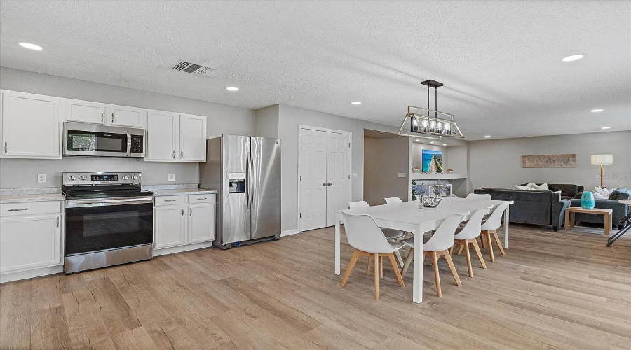 DAVENPORT, Florida 33897, 3 Bedrooms Bedrooms, ,2 BathroomsBathrooms,Residential,For Sale,ELDERBERRY,0,MFRO6336261