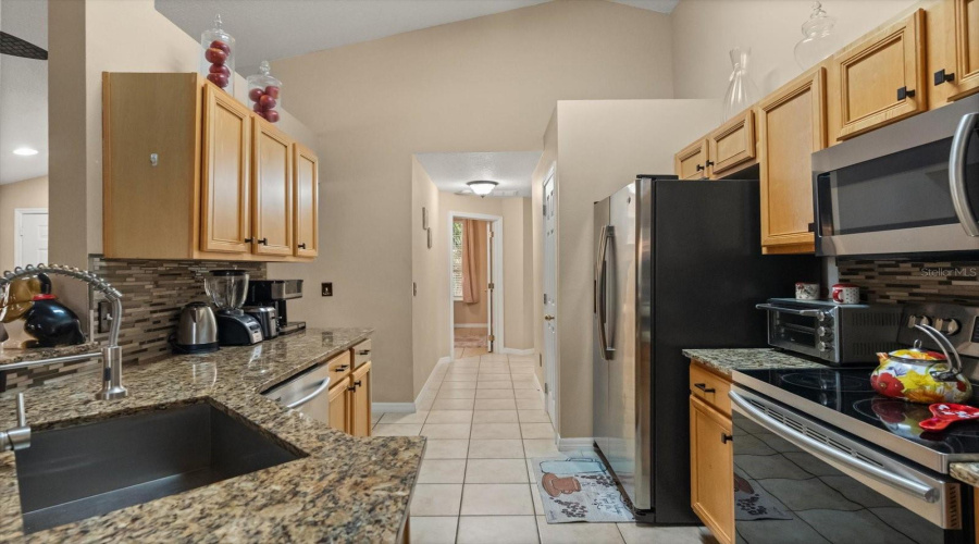 DAVENPORT, Florida 33897, 4 Bedrooms Bedrooms, ,3 BathroomsBathrooms,Residential,For Sale,CORDOVA,0,MFRG5100945