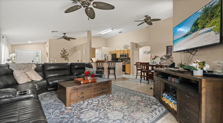 DAVENPORT, Florida 33897, 4 Bedrooms Bedrooms, ,3 BathroomsBathrooms,Residential,For Sale,CORDOVA,0,MFRG5100945