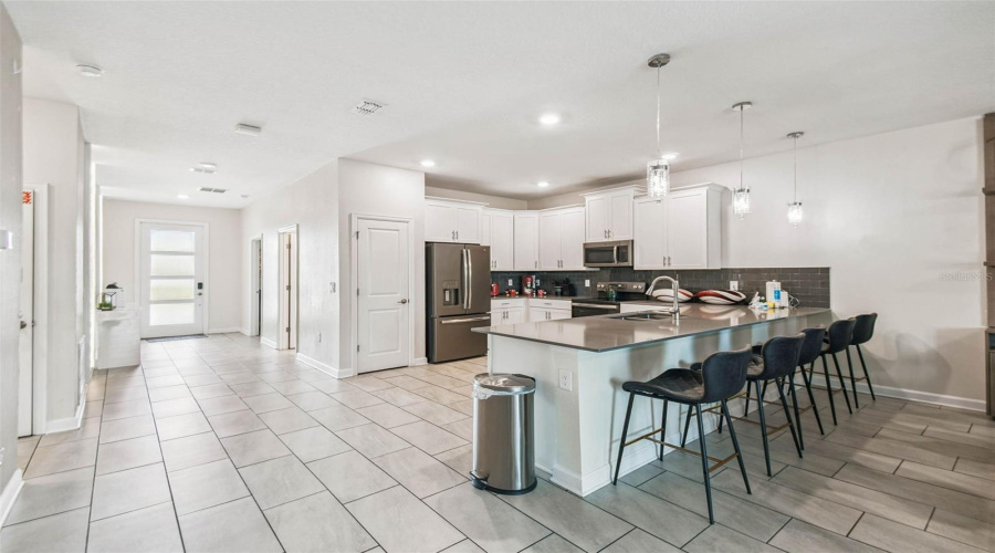 DAVENPORT, Florida 33896, 9 Bedrooms Bedrooms, ,5 BathroomsBathrooms,Residential,For Sale,CRUDEN BAY,0,MFRO6336651