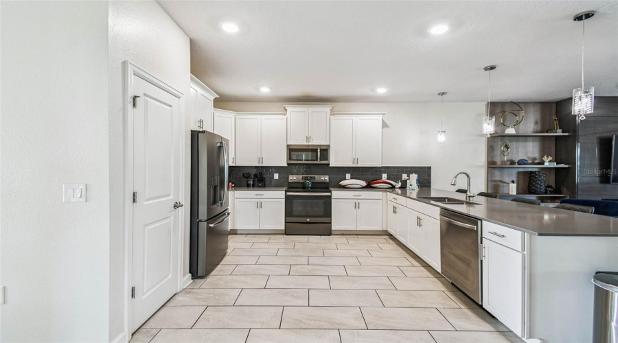 DAVENPORT, Florida 33896, 9 Bedrooms Bedrooms, ,5 BathroomsBathrooms,Residential,For Sale,CRUDEN BAY,0,MFRO6336651