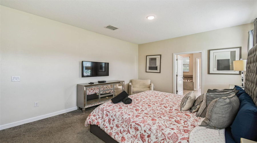 DAVENPORT, Florida 33896, 9 Bedrooms Bedrooms, ,5 BathroomsBathrooms,Residential,For Sale,CRUDEN BAY,0,MFRO6336651