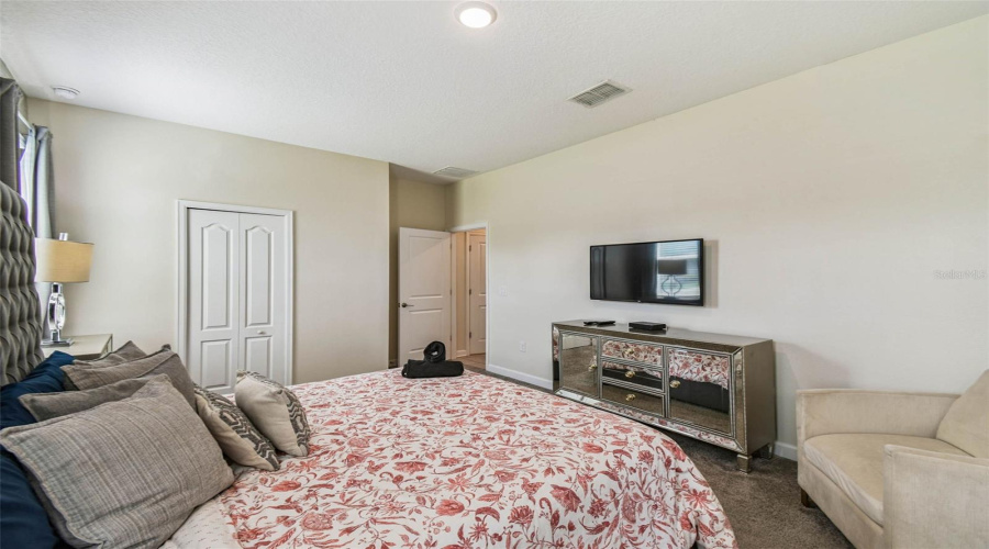 DAVENPORT, Florida 33896, 9 Bedrooms Bedrooms, ,5 BathroomsBathrooms,Residential,For Sale,CRUDEN BAY,0,MFRO6336651