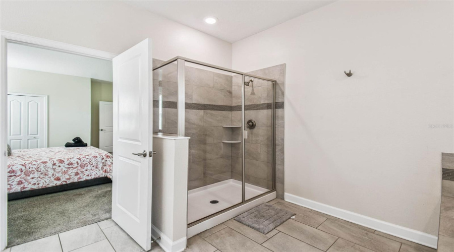 DAVENPORT, Florida 33896, 9 Bedrooms Bedrooms, ,5 BathroomsBathrooms,Residential,For Sale,CRUDEN BAY,0,MFRO6336651