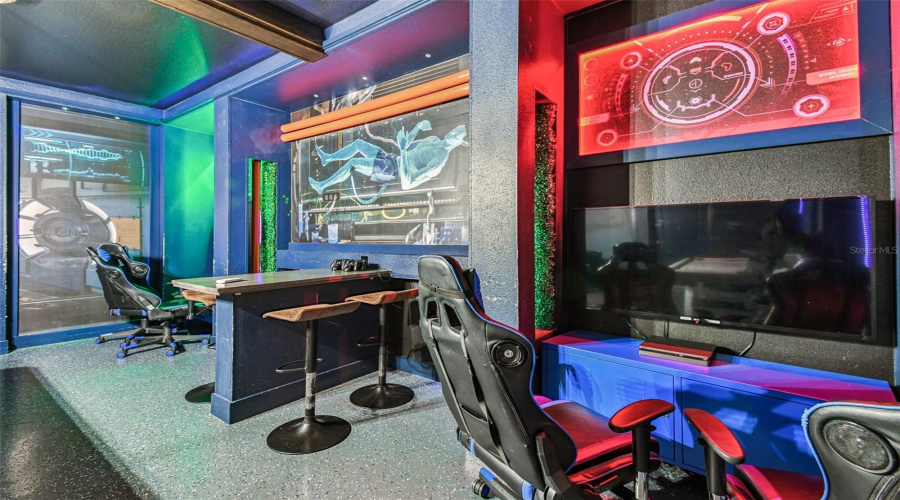 DAVENPORT, Florida 33896, 9 Bedrooms Bedrooms, ,5 BathroomsBathrooms,Residential,For Sale,CRUDEN BAY,0,MFRO6336651