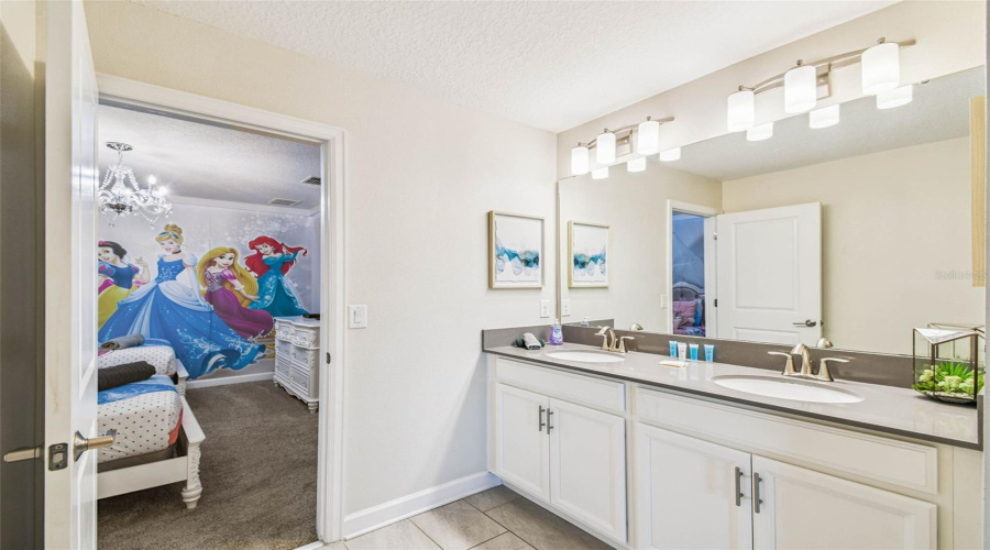 DAVENPORT, Florida 33896, 9 Bedrooms Bedrooms, ,5 BathroomsBathrooms,Residential,For Sale,CRUDEN BAY,0,MFRO6336651