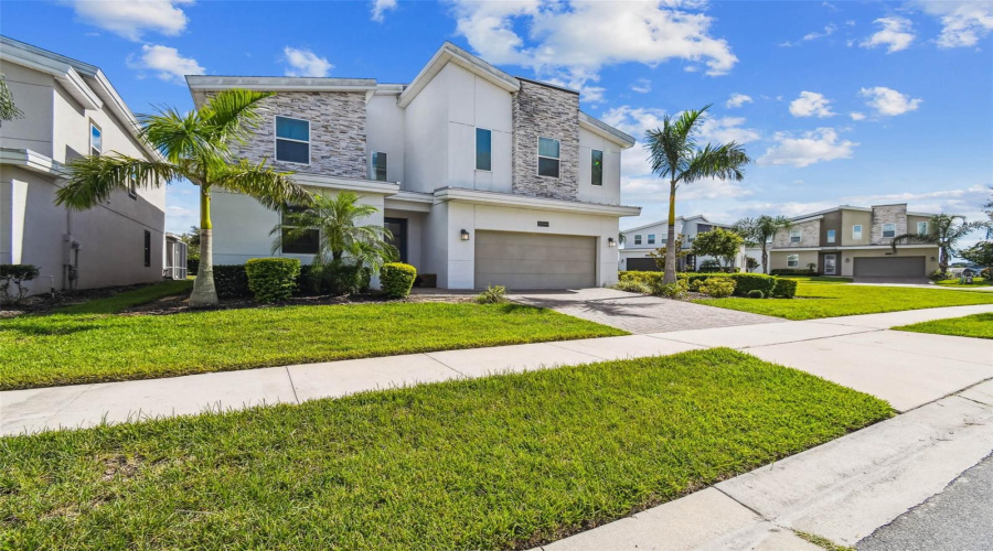 DAVENPORT, Florida 33896, 9 Bedrooms Bedrooms, ,5 BathroomsBathrooms,Residential,For Sale,CRUDEN BAY,0,MFRO6336651
