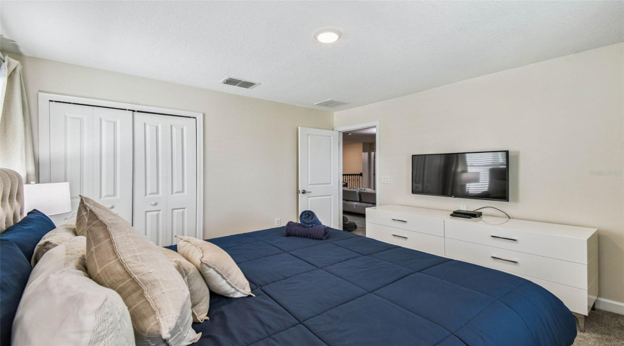 DAVENPORT, Florida 33896, 9 Bedrooms Bedrooms, ,5 BathroomsBathrooms,Residential,For Sale,CRUDEN BAY,0,MFRO6336651