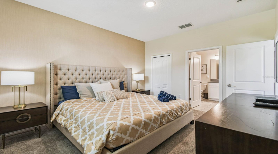 DAVENPORT, Florida 33896, 9 Bedrooms Bedrooms, ,5 BathroomsBathrooms,Residential,For Sale,CRUDEN BAY,0,MFRO6336651