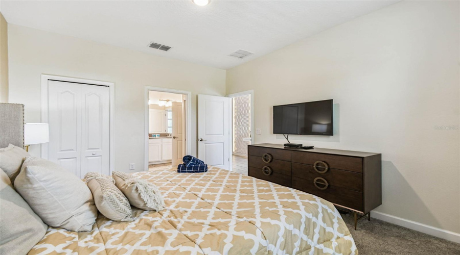 DAVENPORT, Florida 33896, 9 Bedrooms Bedrooms, ,5 BathroomsBathrooms,Residential,For Sale,CRUDEN BAY,0,MFRO6336651