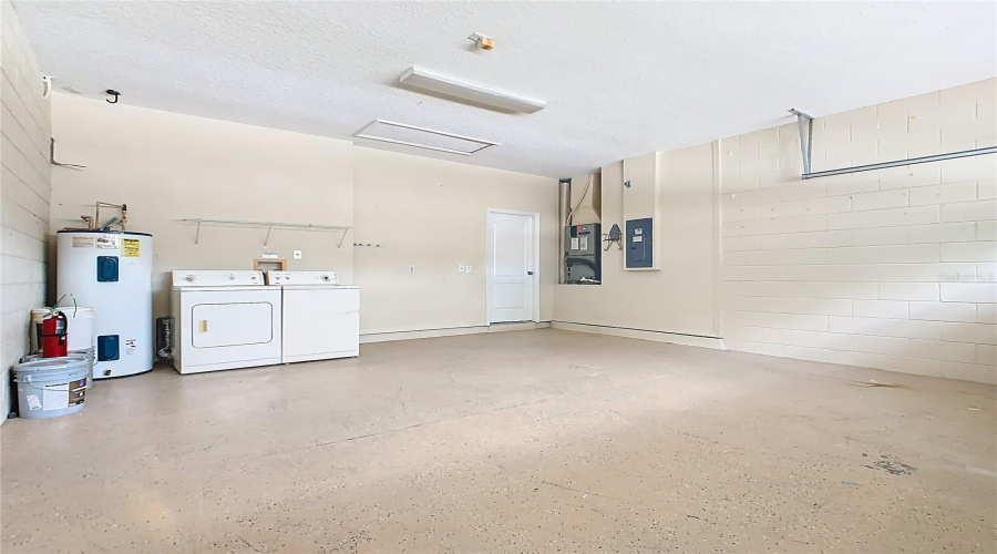 DAVENPORT, Florida 33897, 4 Bedrooms Bedrooms, ,2 BathroomsBathrooms,Residential,For Sale,HAMPTON,0,MFRO6335809