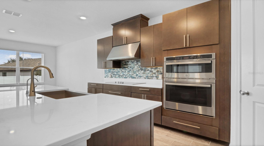 KISSIMMEE, Florida 34746, 5 Bedrooms Bedrooms, ,4 BathroomsBathrooms,Residential,For Sale,BOWFIN,0,MFRS5110477