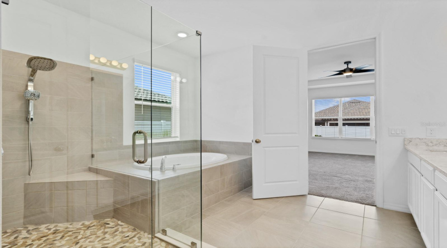 KISSIMMEE, Florida 34746, 5 Bedrooms Bedrooms, ,4 BathroomsBathrooms,Residential,For Sale,BOWFIN,0,MFRS5110477