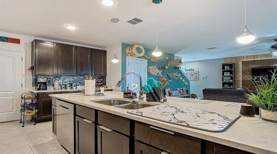 KISSIMMEE, Florida 34746, 4 Bedrooms Bedrooms, ,2 BathroomsBathrooms,Residential,For Sale,CANYON BREEZE,0,MFRO6336720