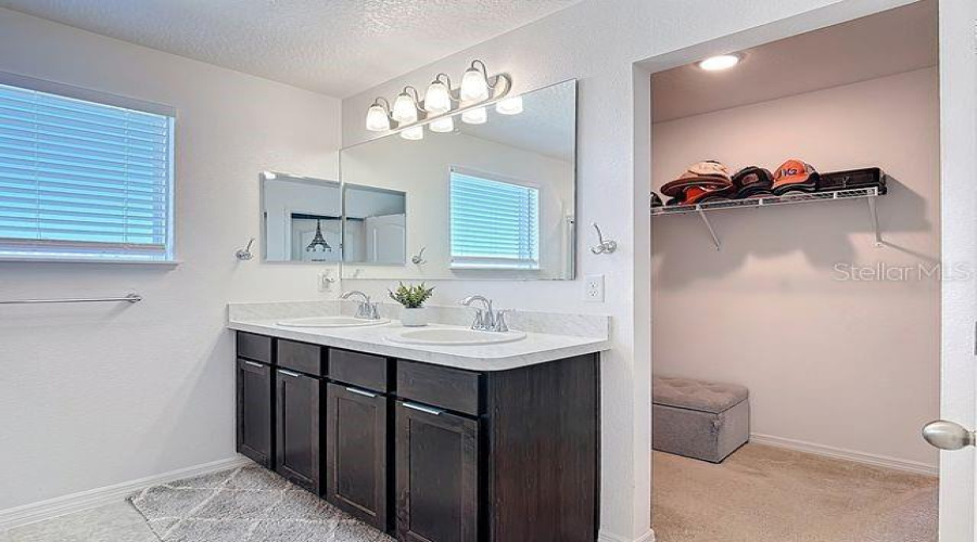 KISSIMMEE, Florida 34746, 4 Bedrooms Bedrooms, ,2 BathroomsBathrooms,Residential,For Sale,CANYON BREEZE,0,MFRO6336720