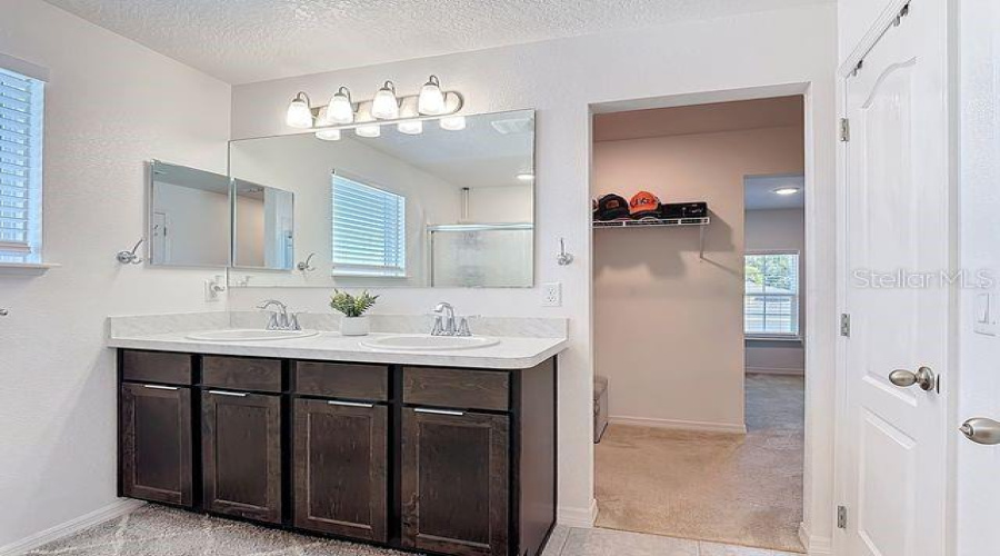 KISSIMMEE, Florida 34746, 4 Bedrooms Bedrooms, ,2 BathroomsBathrooms,Residential,For Sale,CANYON BREEZE,0,MFRO6336720