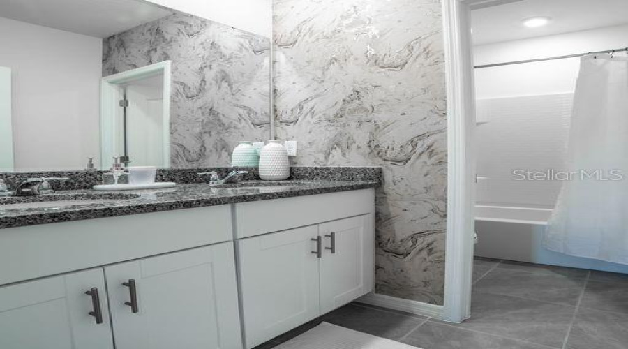 DAVENPORT, Florida 33837, 6 Bedrooms Bedrooms, ,5 BathroomsBathrooms,Residential,For Sale,OAK REFLECTION,0,MFRO6334424
