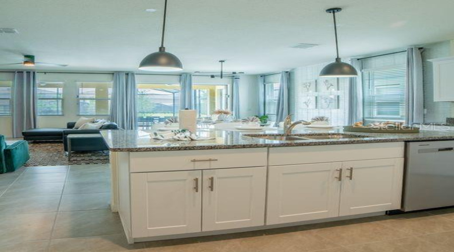DAVENPORT, Florida 33837, 6 Bedrooms Bedrooms, ,5 BathroomsBathrooms,Residential,For Sale,OAK REFLECTION,0,MFRO6334424