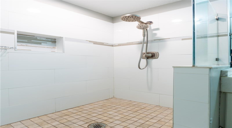 KISSIMMEE, Florida 34747, 3 Bedrooms Bedrooms, ,2 BathroomsBathrooms,Residential,For Sale,SPRING PARK,0,MFRO6336716