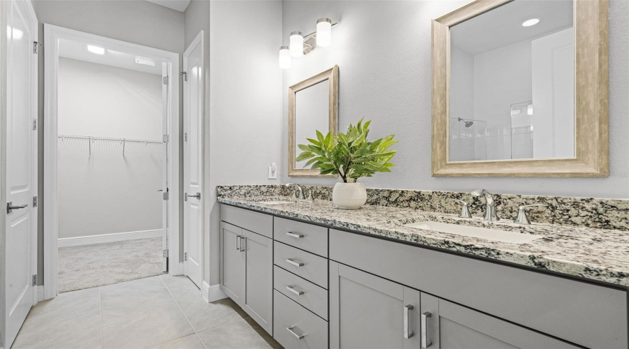 Primary en-suite