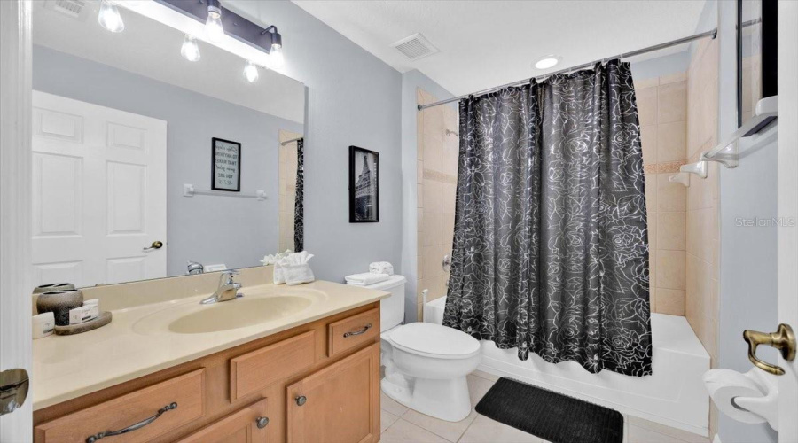 DAVENPORT, Florida 33837, 6 Bedrooms Bedrooms, ,4 BathroomsBathrooms,Residential,For Sale,ORANGE COSMOS,0,MFRO6336674
