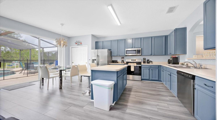 DAVENPORT, Florida 33837, 6 Bedrooms Bedrooms, ,4 BathroomsBathrooms,Residential,For Sale,ORANGE COSMOS,0,MFRO6336674